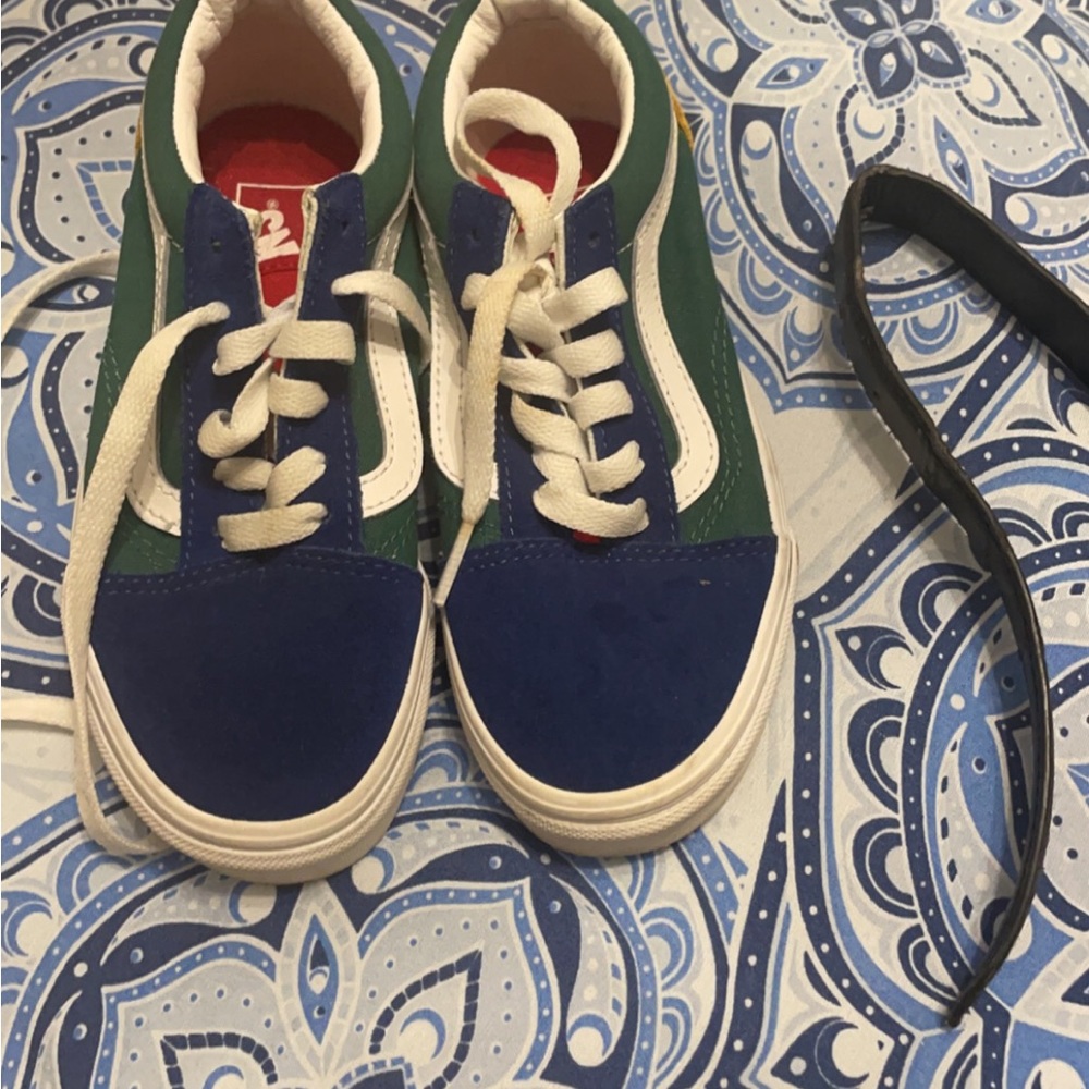 Vans - Picture 3 of 3